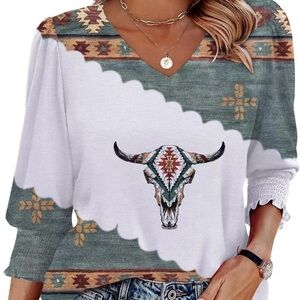 New Never Worn Southwestern Aztec Bull Skull V-Neck Top in White and Teal